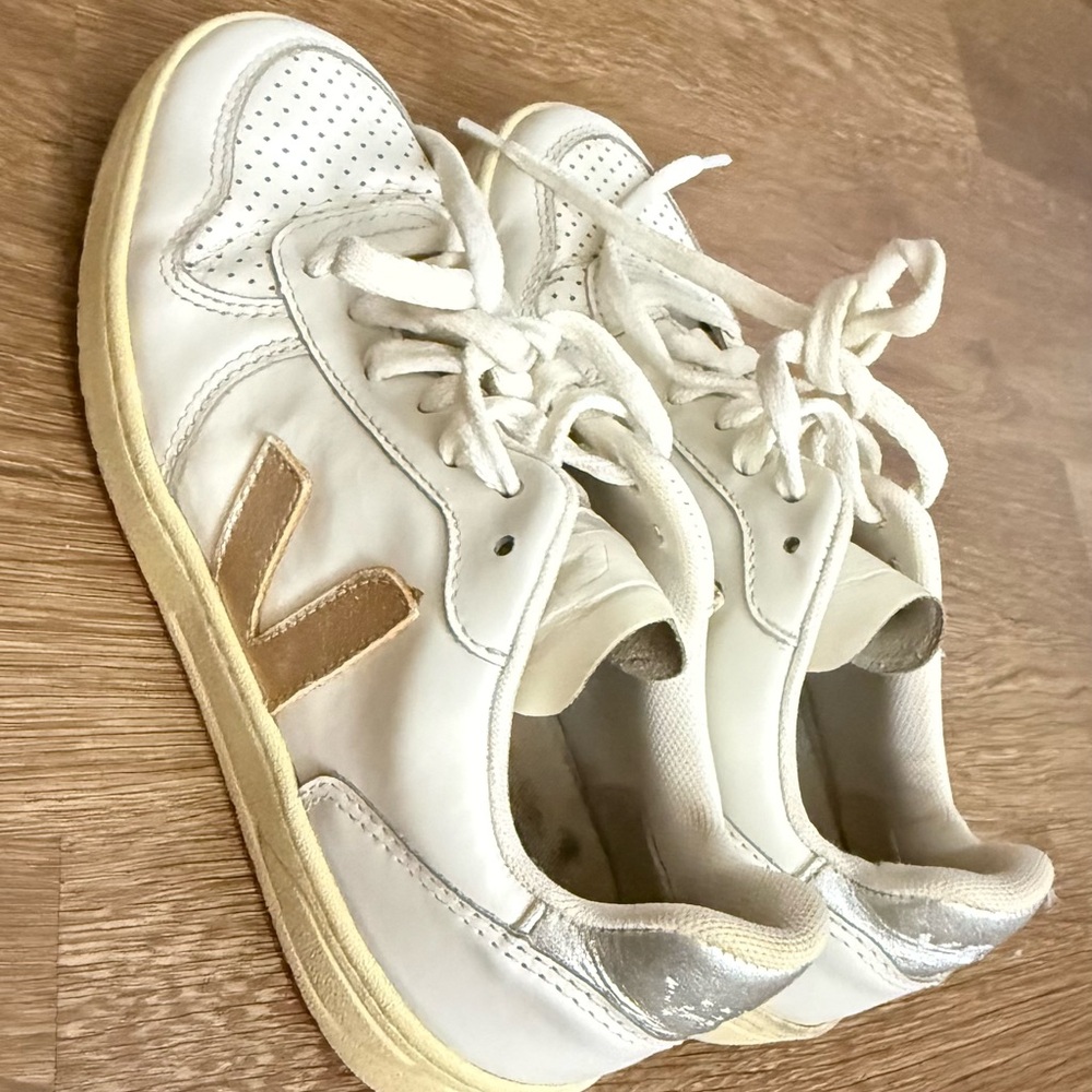 Veja V10 Prime Leather Womens Sneakers In White Bronze Size 6 - Picture 4 of 8